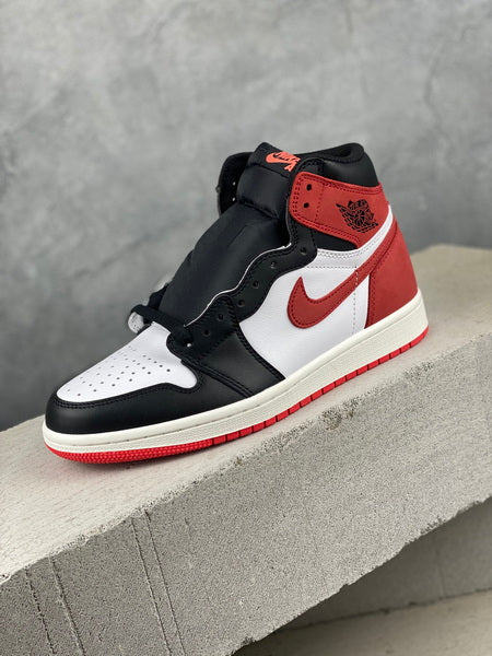 Air Jordan 1 MVP