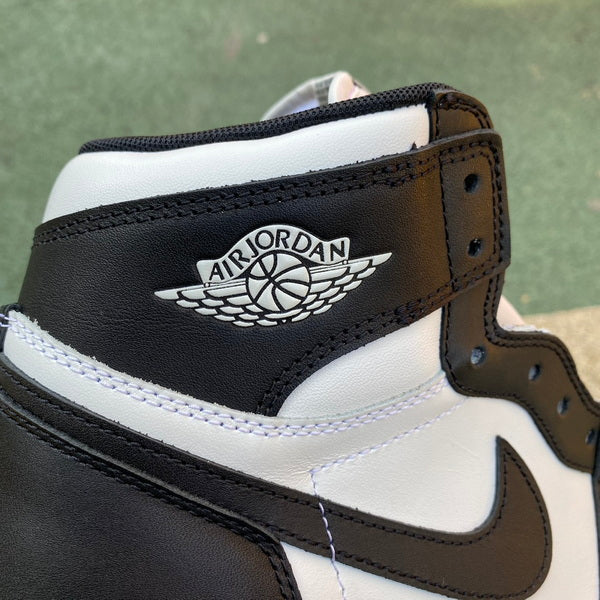 Air Jordan 1 High OG "Black and Withe