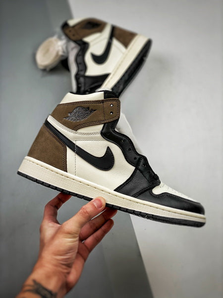 Air Jordan 1 High OG "Dark Mocha"